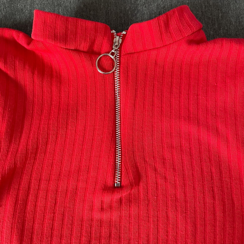 Red long sleeve crop top